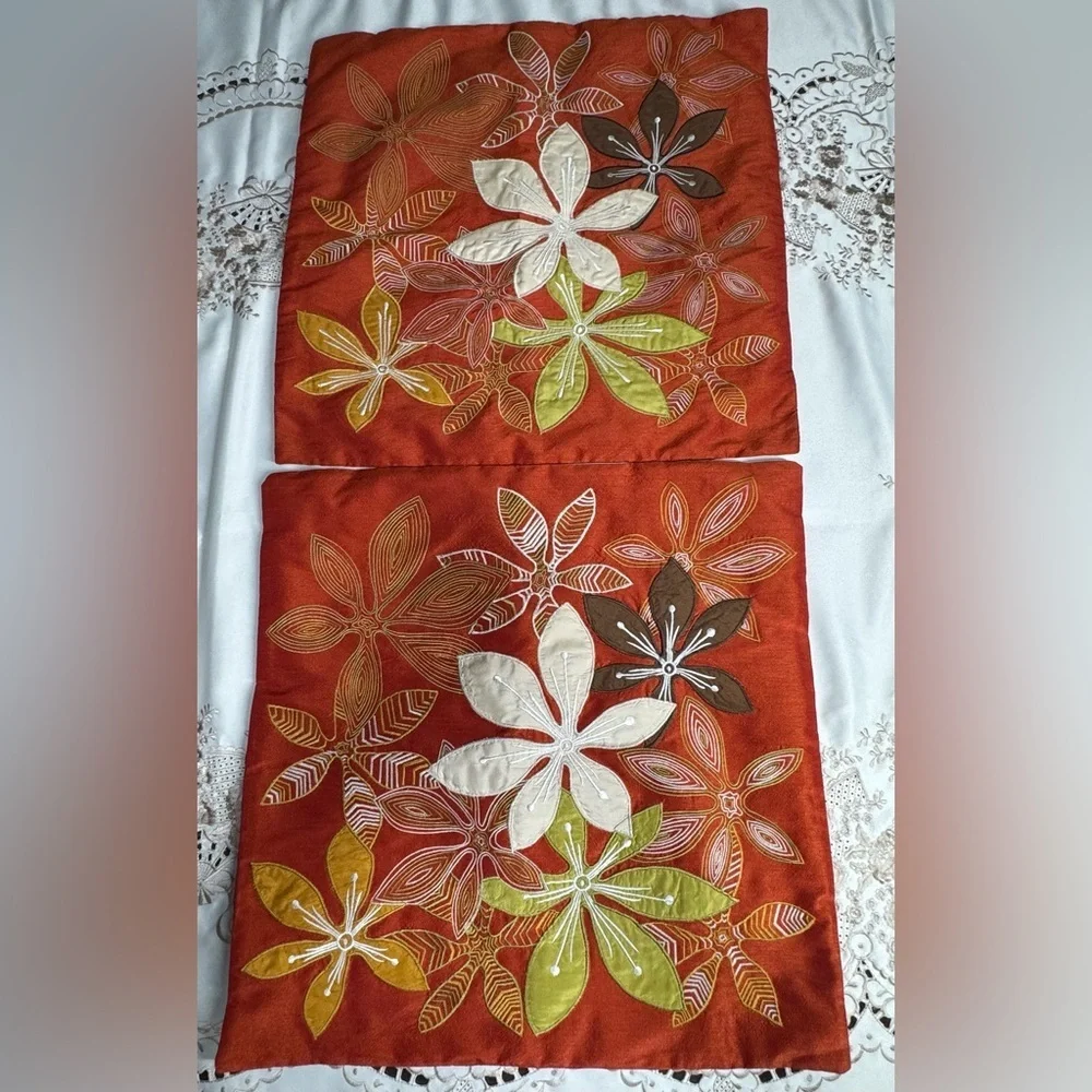 Pier 1 Imports lot Of Two Decorative Floral Pillow Covers Set